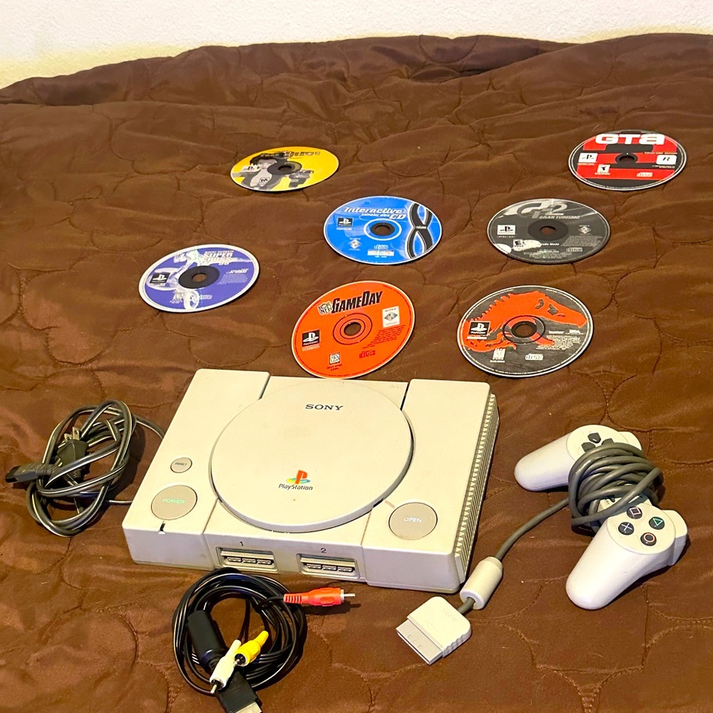 PS1 console bundle with games
